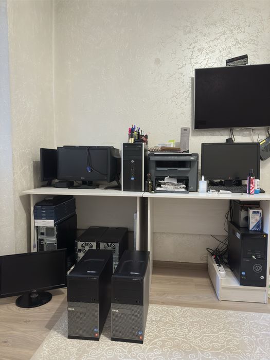 Продам мониторы. Пять штук. Идеальное состояние.