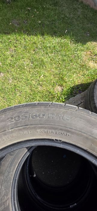 Anvelope vara Continental 205.60.16 pret 100lei toate.