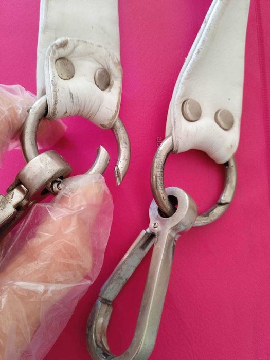 Карабинер с халка 2 броя и Презрамка 1,25 м.