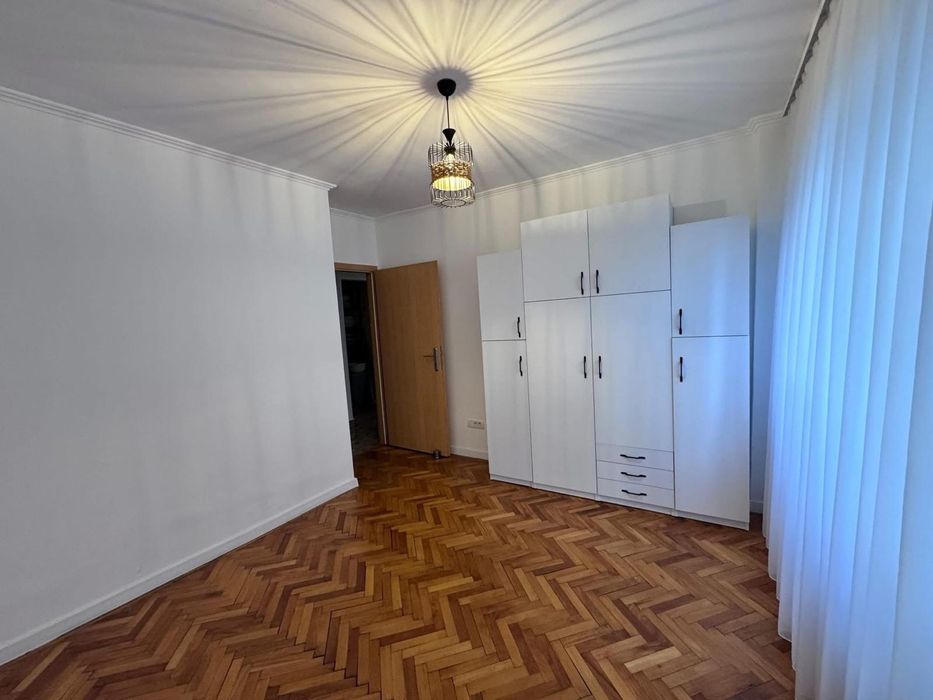 Inchiriez apartament cu 3 camere Calea Aradului