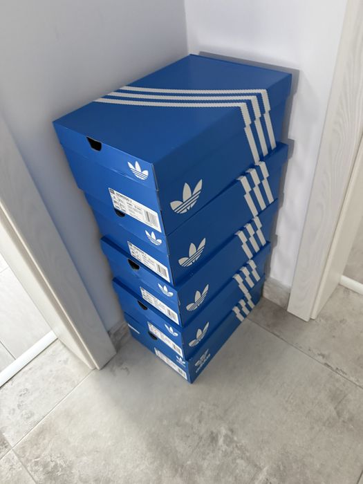 Vand Adidas Ozweego noi originali in cutie marime 38