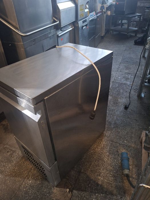 Хладилник професионален WILLIAMS Слим