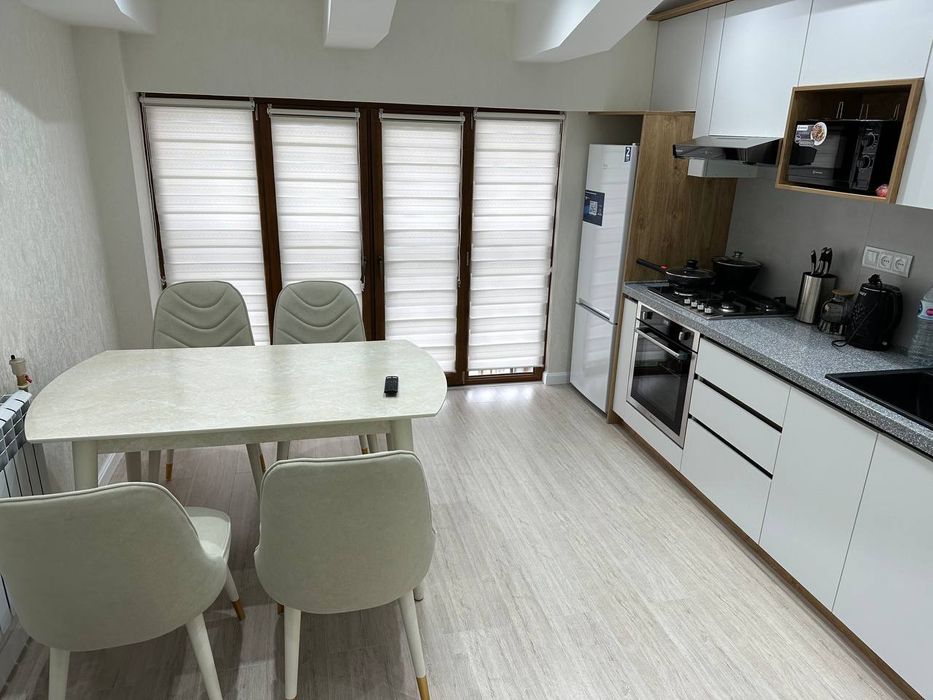 Kvartira ijaraga Yunusobod basri baba restorani qarshisida 
 YunusYunu