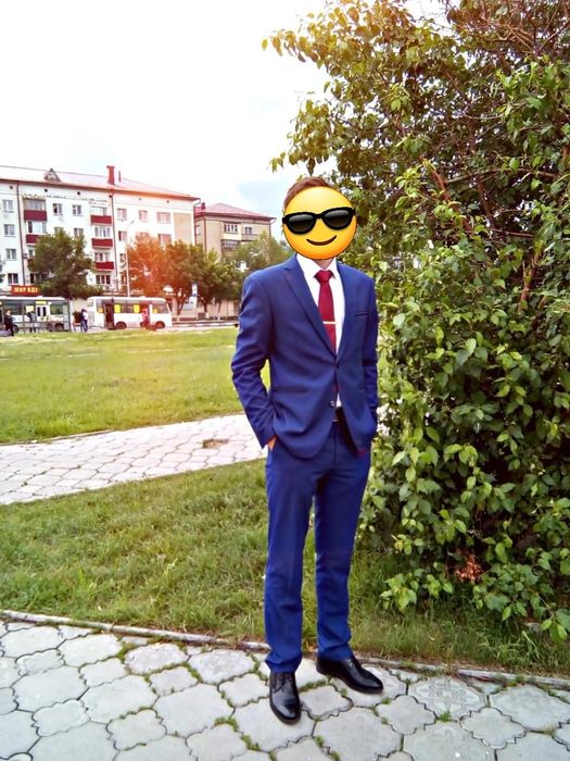 Продам 2 костюма (двойка и тройка)