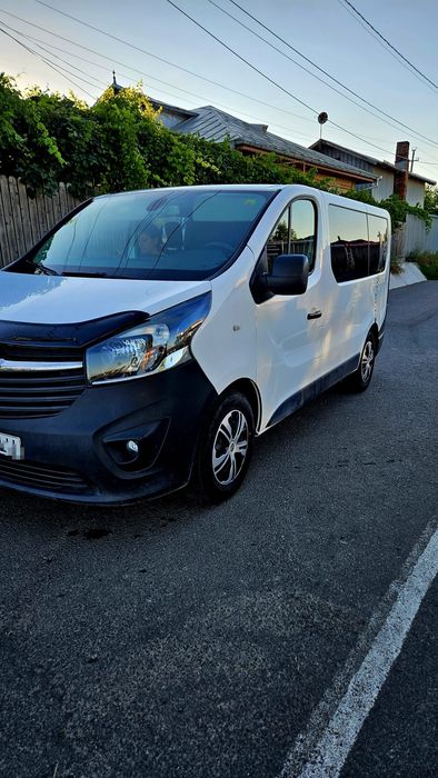 Opel  Vivaro 2017   8+1 locuri