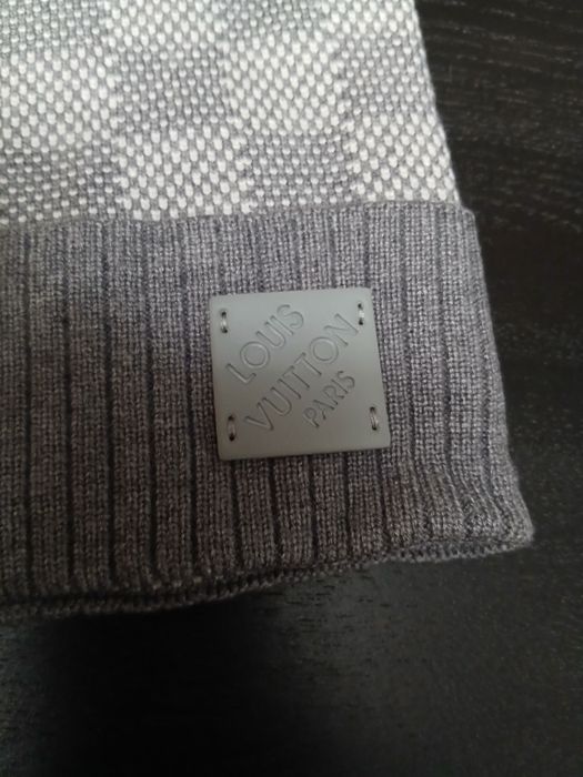 Căciulă l.v gri nouă