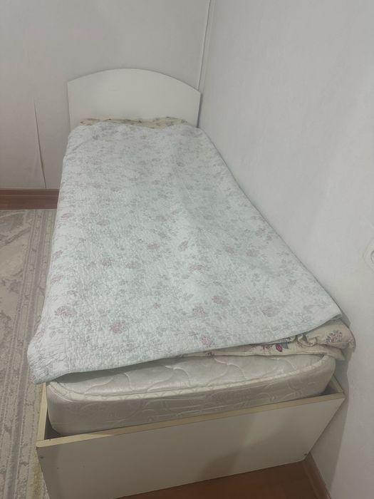 Односпальный кровать