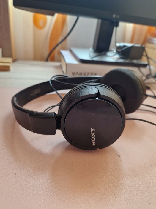 Vand casti sony cu fir