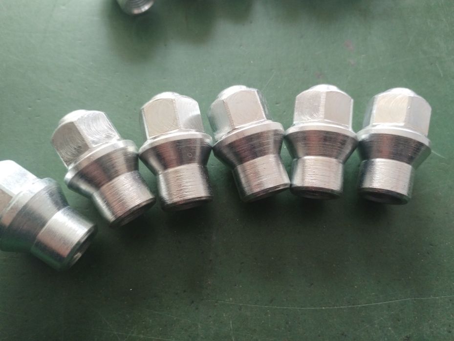 Piulițe Nissan Suzuki cu guler 12 mm