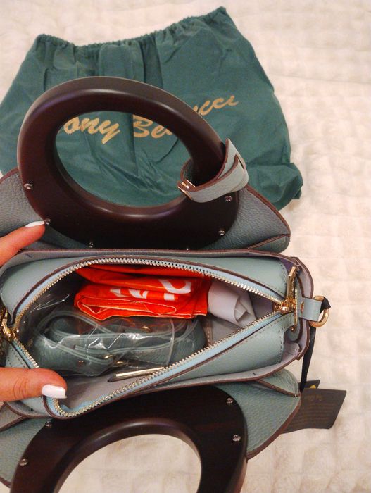 Кокетна нова дамска чанта Tony Bellucci, телешка кожа+абаносова дръжка