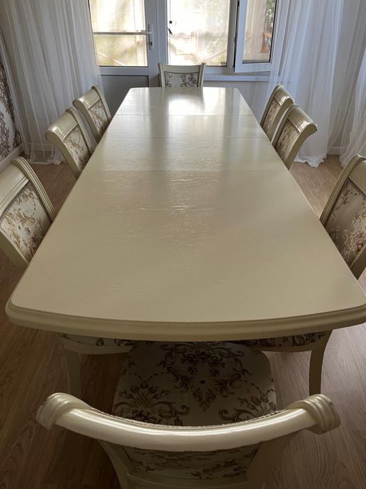 Стол раздвижной со стульями