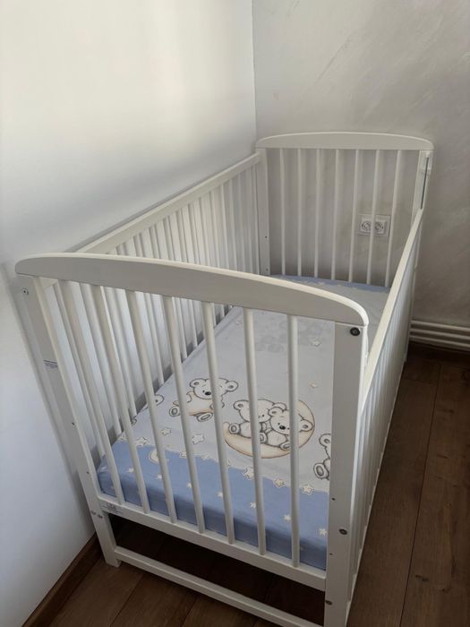 Patut bebelus cu saltea de cocos