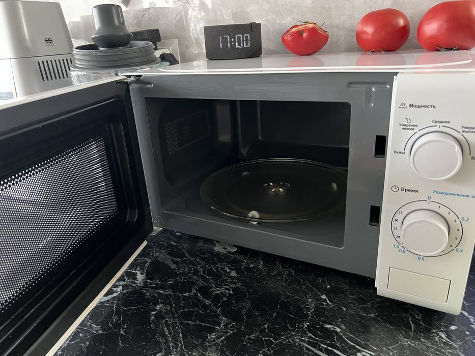 Микроволновка Midea