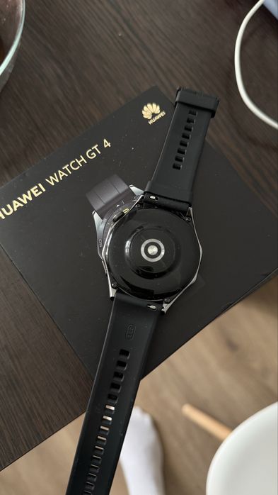 Продаю часы Huawei GT4