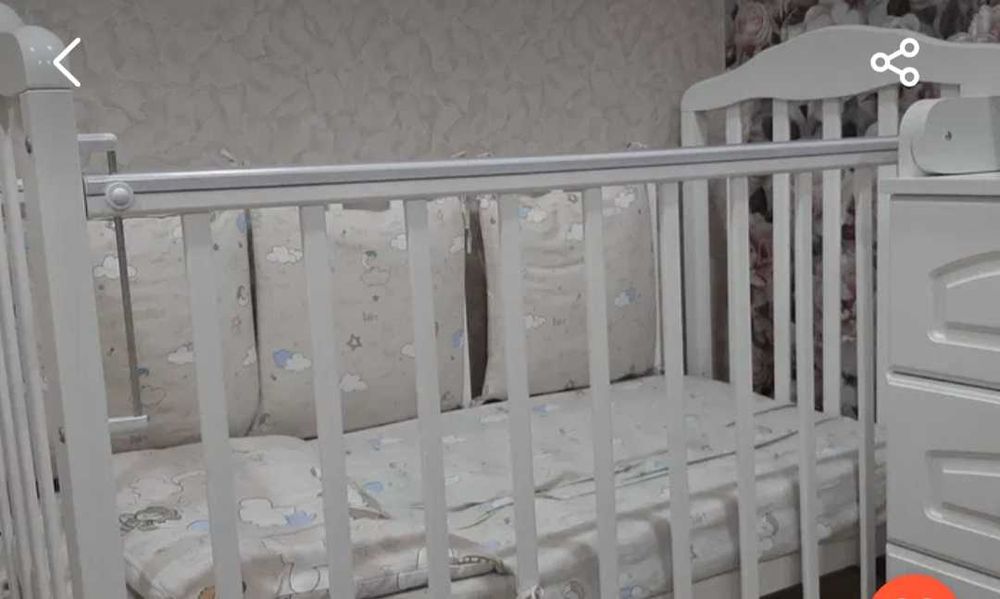 Детская кроватка