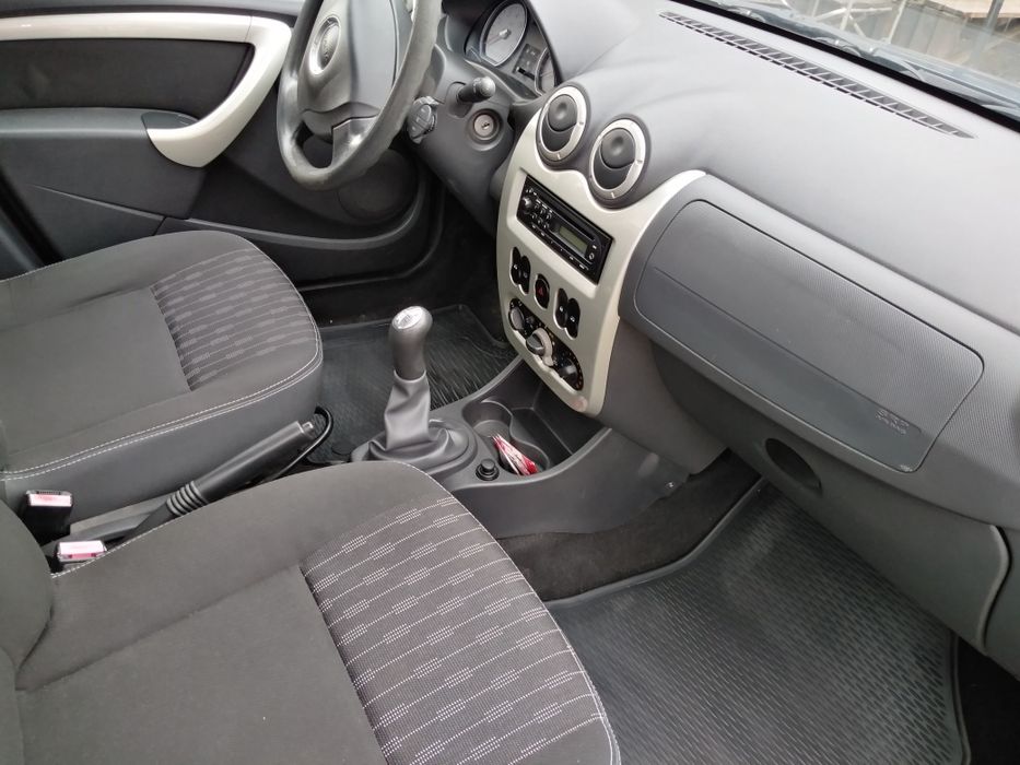 VÂND DACIA SANDERO EURO 5 ÎN stare foarte bună!