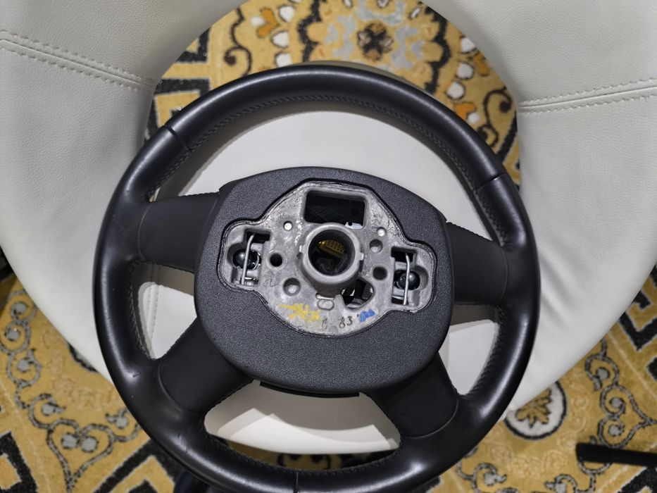 Vând volan complet Audi A8 D3, multifuncțional, 4 spițe, cu airbag