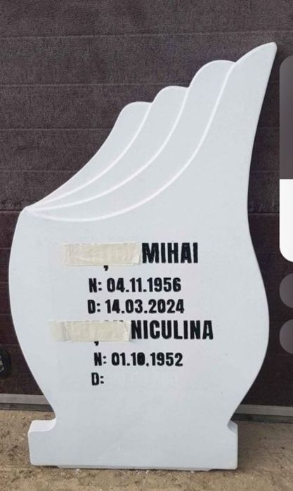 Monumente din praf de marmură