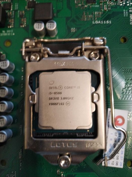 Kit Intel: Asus Prime Q370M-C, Samsung 16GB DDR4, i5-8500