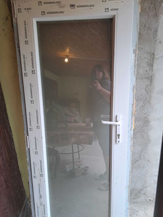 Vând ușă termopan cu toc si chei