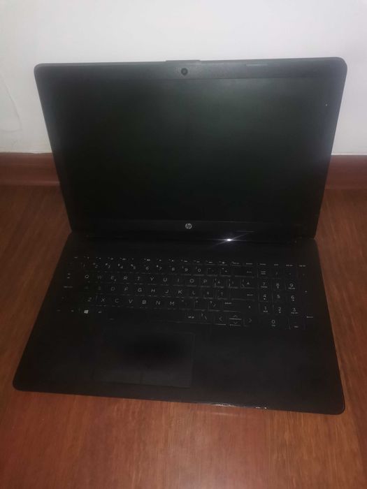 Laptop HP model 15-da0190nq cu procesor Intel® Core™ i3 7020U 2.30 GHz, 15.6", 4GB, 1TB,