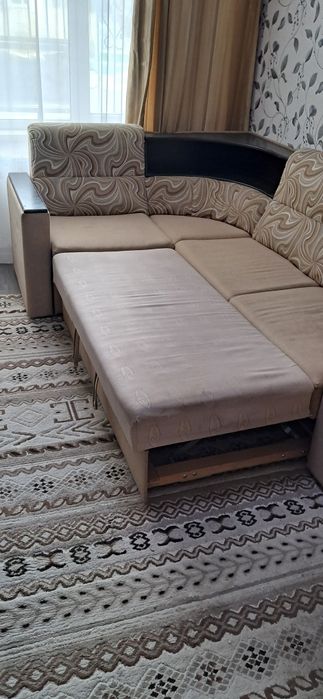 Продам угловой диван мягкий