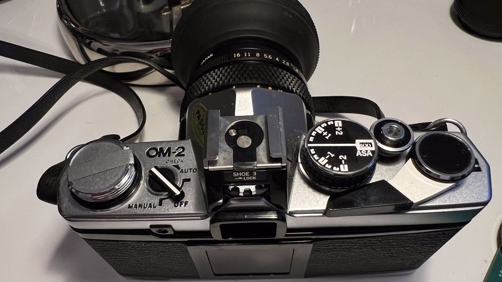 Olympus OM-2 SLR + obiectiv 50mm F/1.8 din JAPONIA