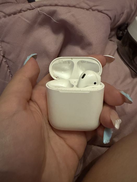 Оригинален Apple AirPods 2 – заряден кейс + дясна слушалка