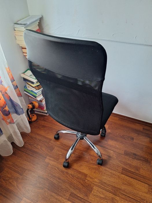 Scaun de birou negru