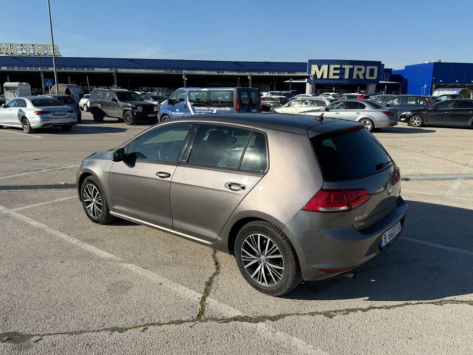 Продавам VW Golf 7 1.2 TSI, 110 к.с., 2015 г., 46 000 км – много екстри, със забележки