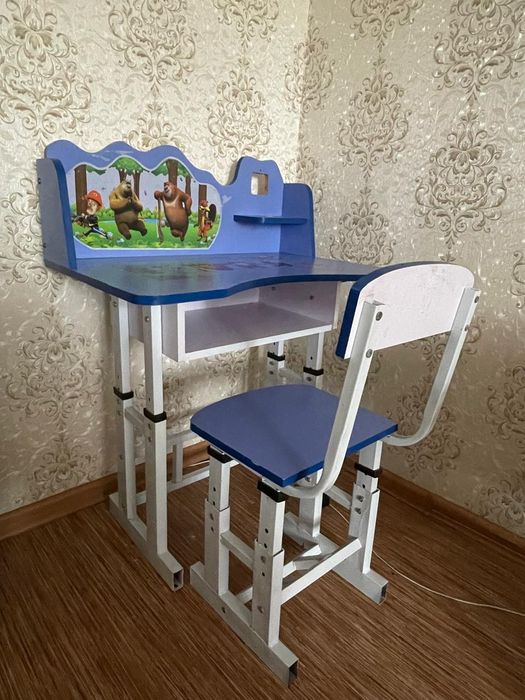 Продам парту детскую