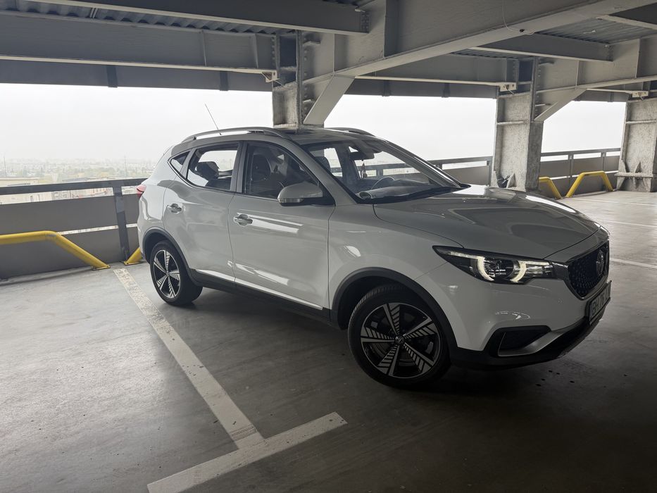 MG ZS EV 2021, echipare LUXURY, garantie producator