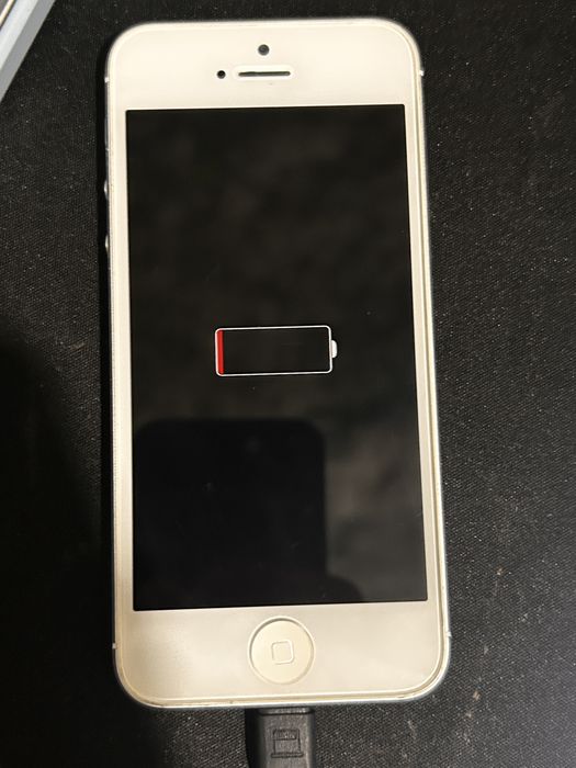iPhone 5 16GB в идеальном состоянии