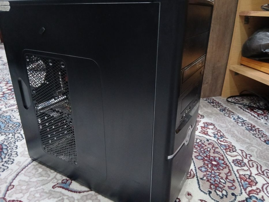 Компьютер с монитором