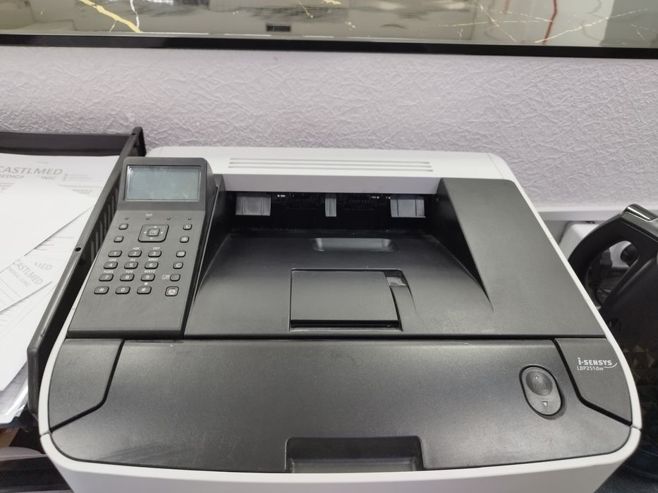 Printer sotiladi Canon sigatli akuratno ishlatilingan