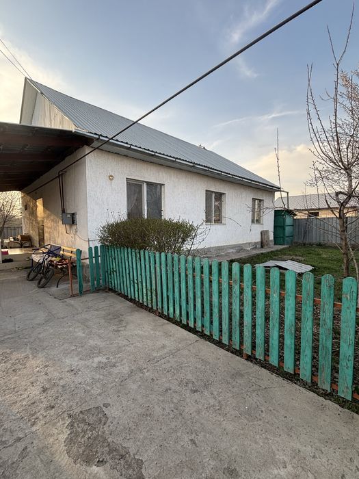 Частный дом в пригороде