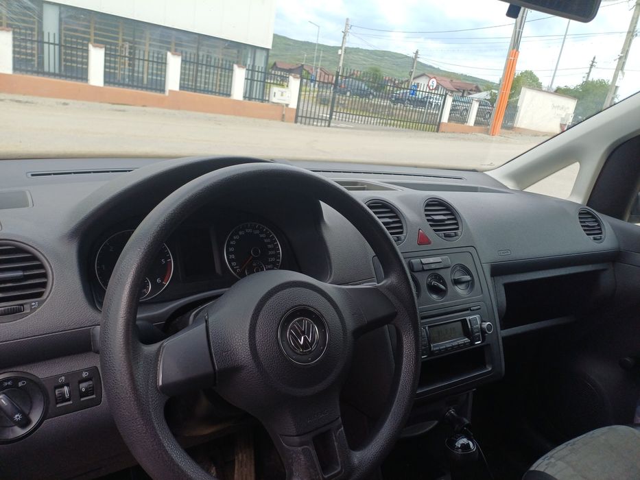 Vând Volkswagen Caddy