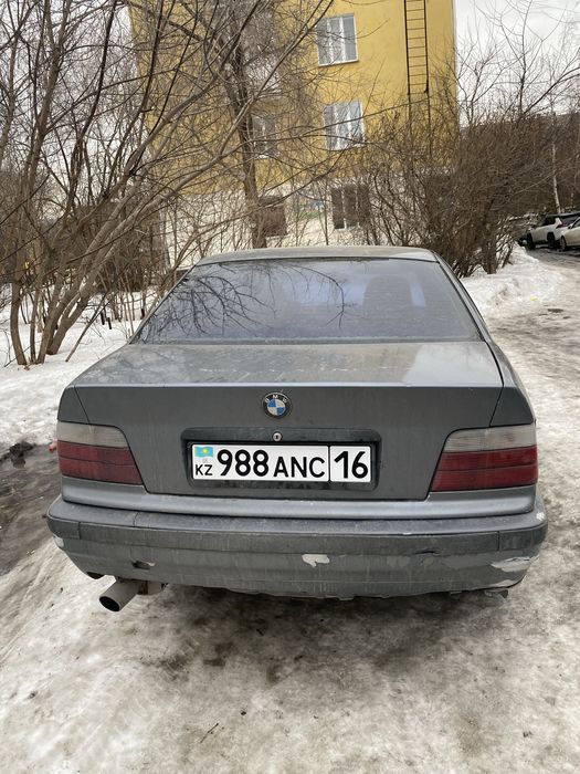 Продам зверя BMW 318 i