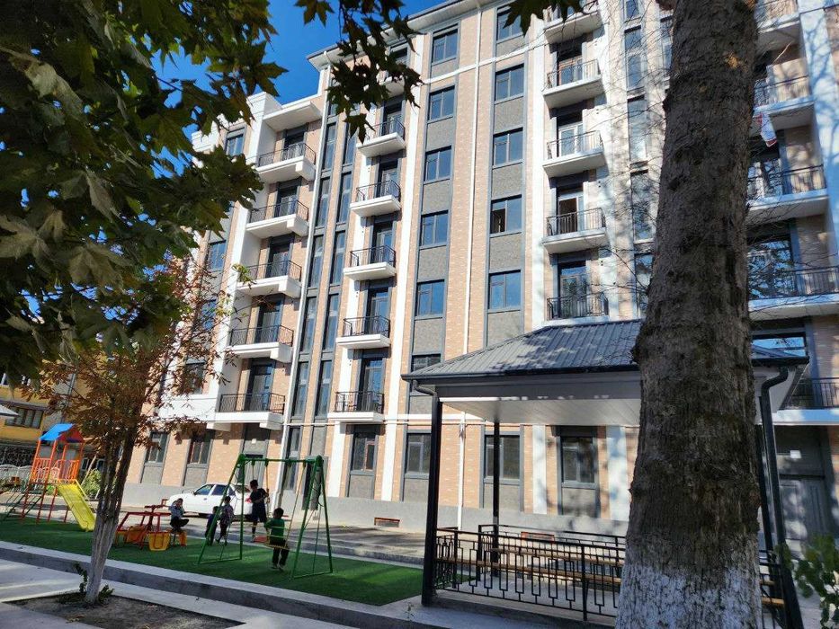 3 xonali xonadon yangi qurilgan ko'p qavatli uyda sotiladi