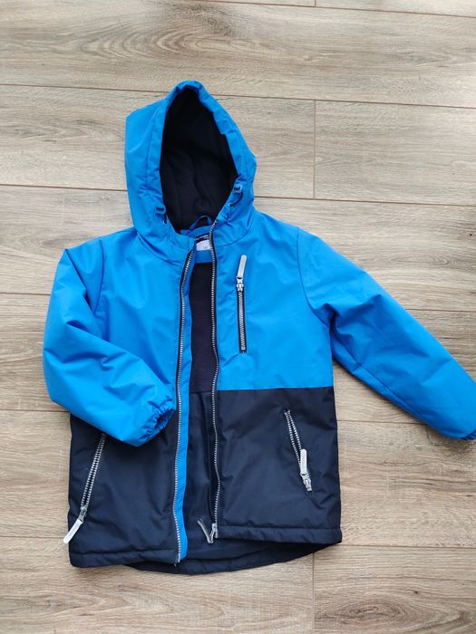 Продам детскую куртку.