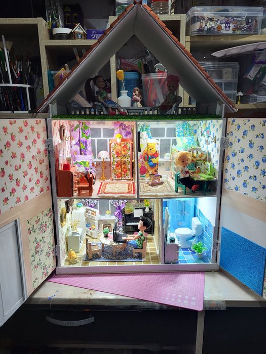 Продам кукольный домик