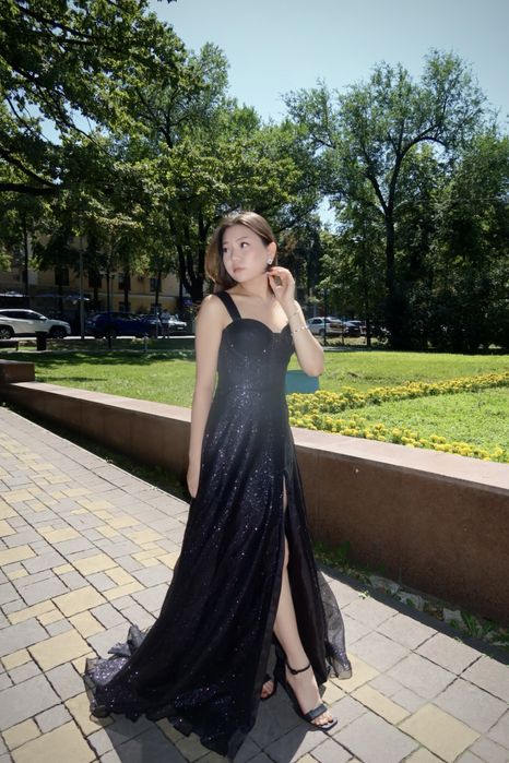 Черное вечернее платье блестящее