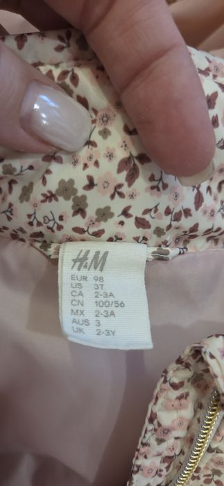 Продам курточку на девочку 2- 3 года