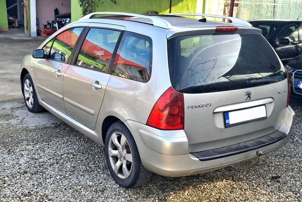 Dezmembrez Peugeot 307 break 1.6hdi