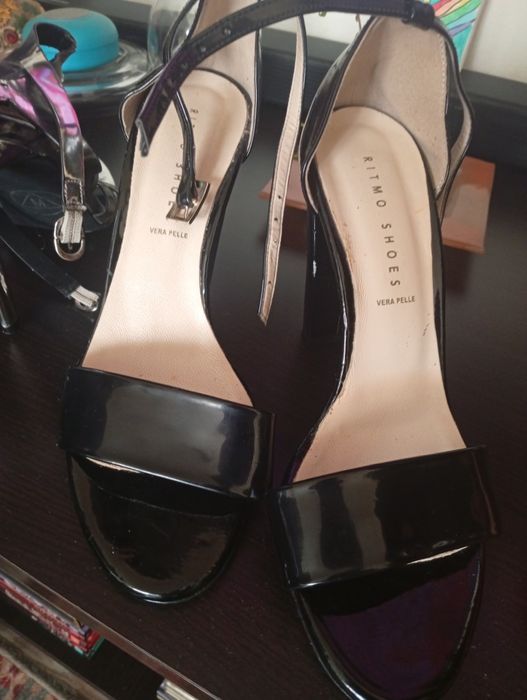 Pantofi  și sandade ocazie