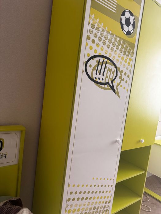 Продам стол и шкаф за 30 000!!!