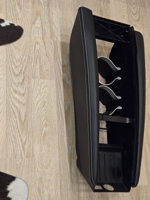 Централна конзола за Tesla S