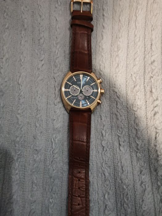 Titlu: Citizen Eco-Drive Chronograph – Cadran Albastru – Curea Piele – Stare Excelentă