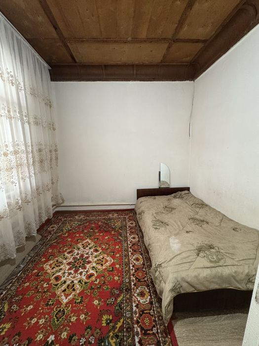 Sergeli tumani beruni mahala2 preyz 3 tupik 6 uy 4 sotu yer gaz su