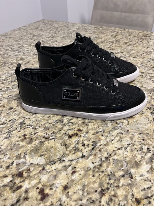 GUESS Оригинални Маратонки 40 р-р